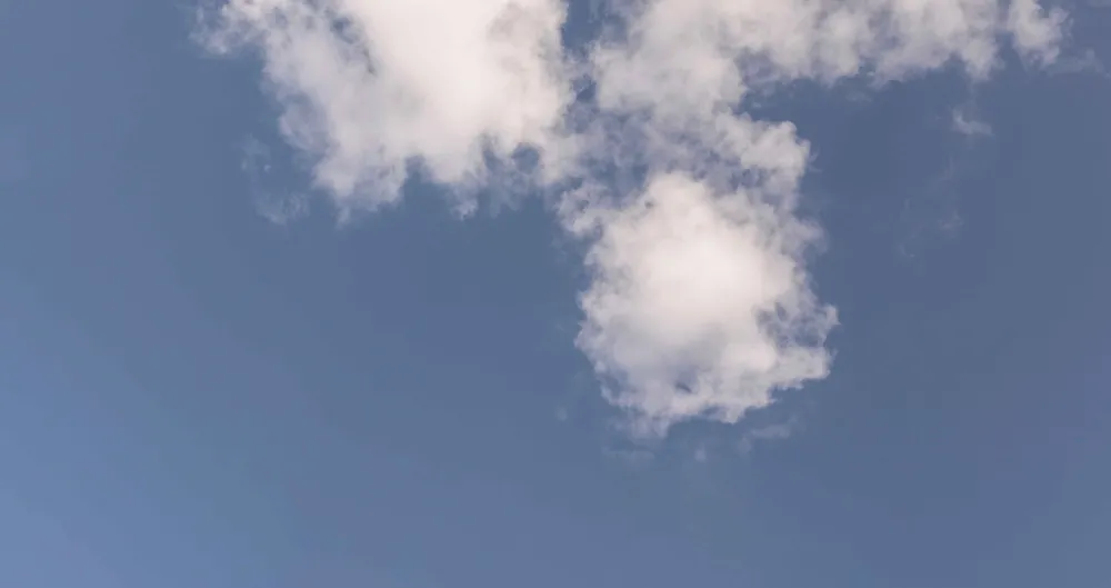 nubes-blancas-la-deriva-en-el-cielo (1)