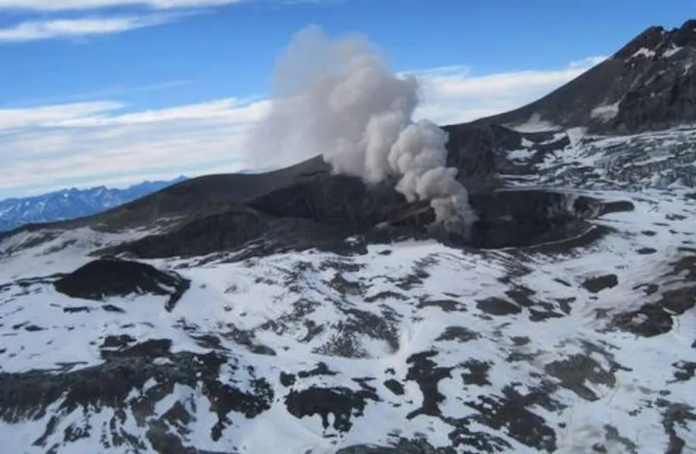 en-2010-declararon-alerta-amarilla-el-volcan-planchon-peteroa-malargue-incremento-actividad