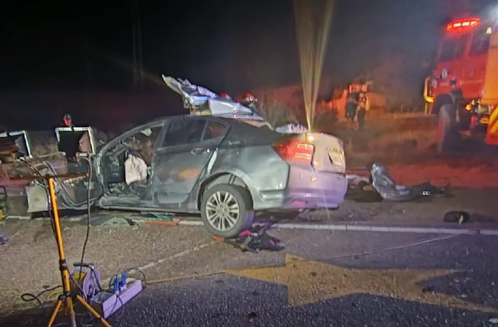 choque-fatal-un-auto-y-un-camion-la-ruta-7 (1)