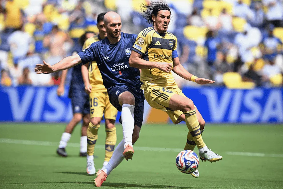 La marca de Gray sobre Edinson Cavani