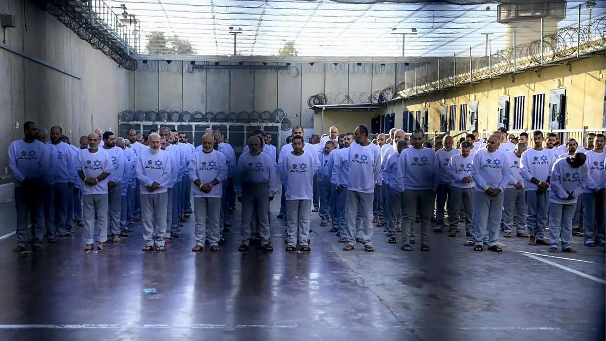 Israel viste a palestinos liberados con la frase Nunca perdonar, nunca olvidar EFE