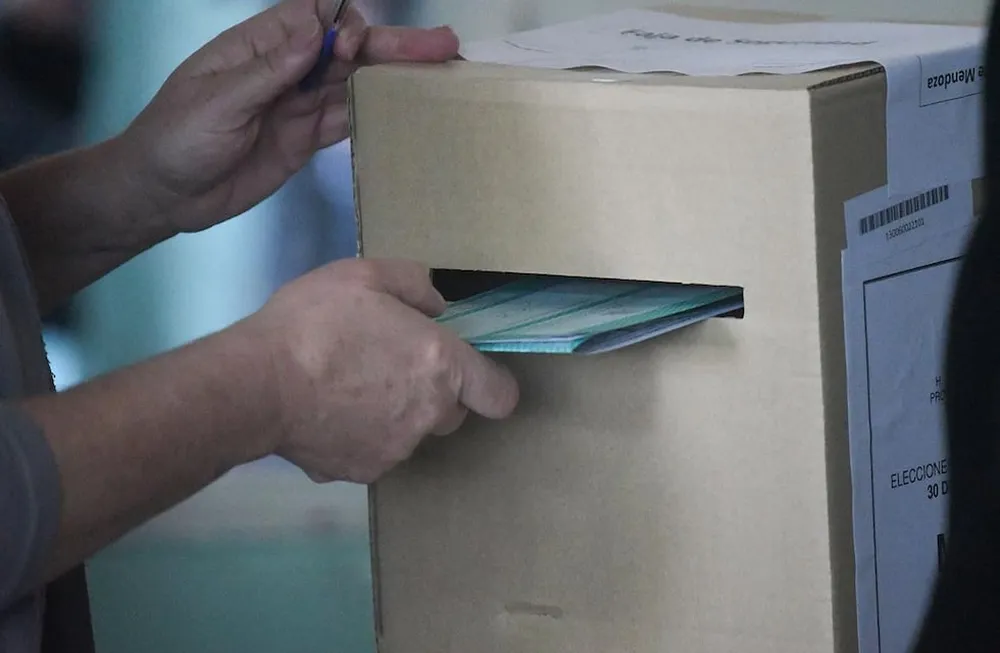 elecciones-urna