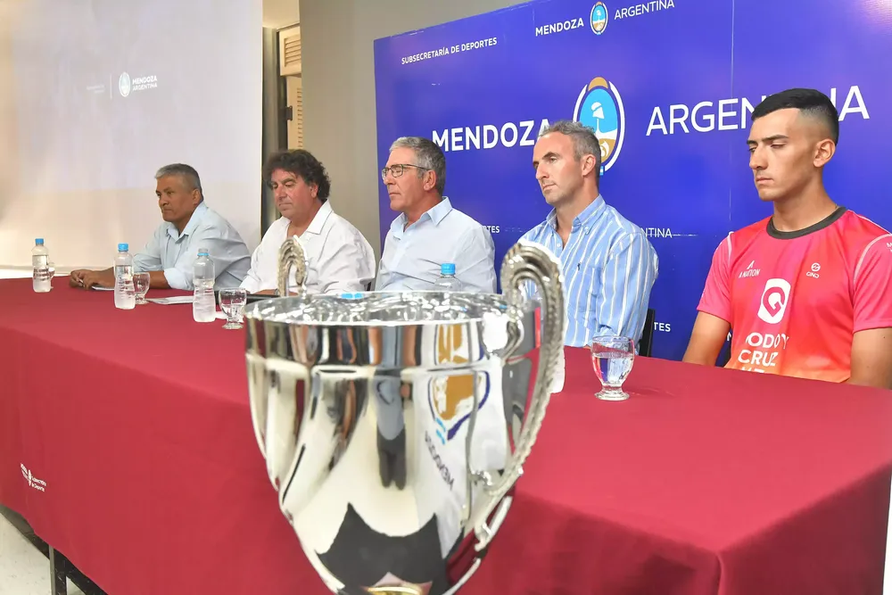 Presentación-49-Vuelta-Ciclista-de-Mendoza-min