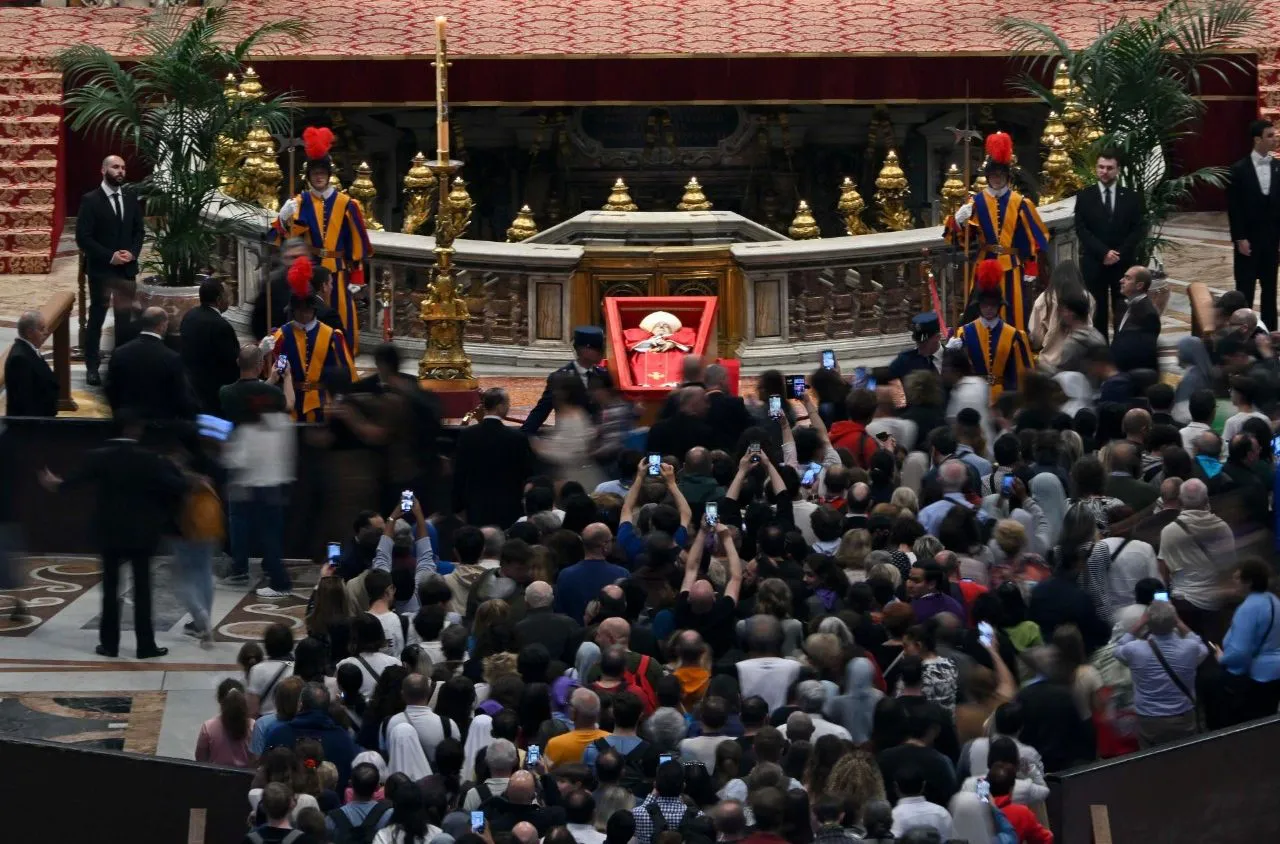 Segundo día velatorio Papa francisco