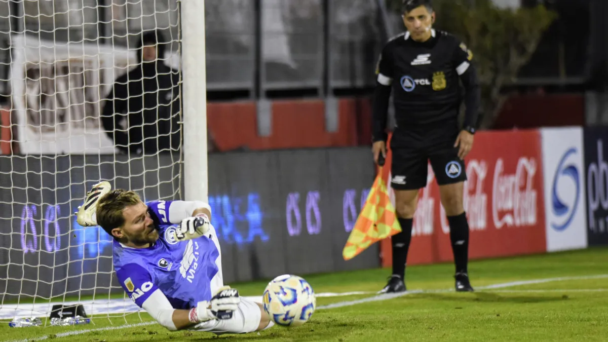 futbol-copa-argentina-independiente-rivadavia-platense-ezequiel-centurion-penales-1jpg