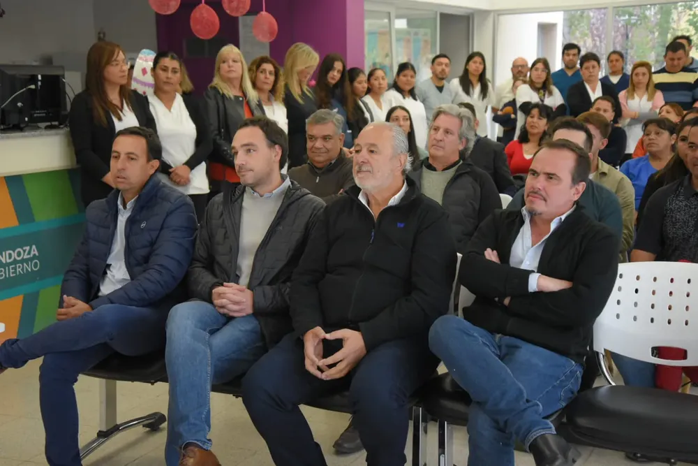 Servicio de salud mental en el Hospital Tagarelli - Autoridades en el acto