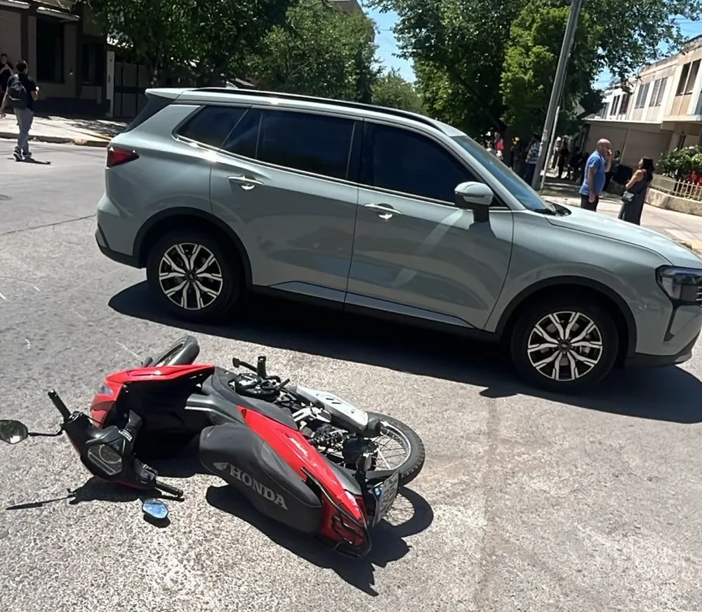 murio-una-mujer-que-viajaba-moto-chocar-una-camioneta-godoy-cruz