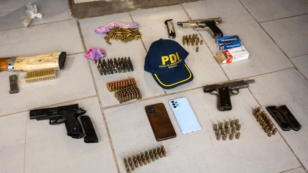 Megaoperativo en Las Heras: 17 personas detenidas y casi medio millar de municiones secuestradas.