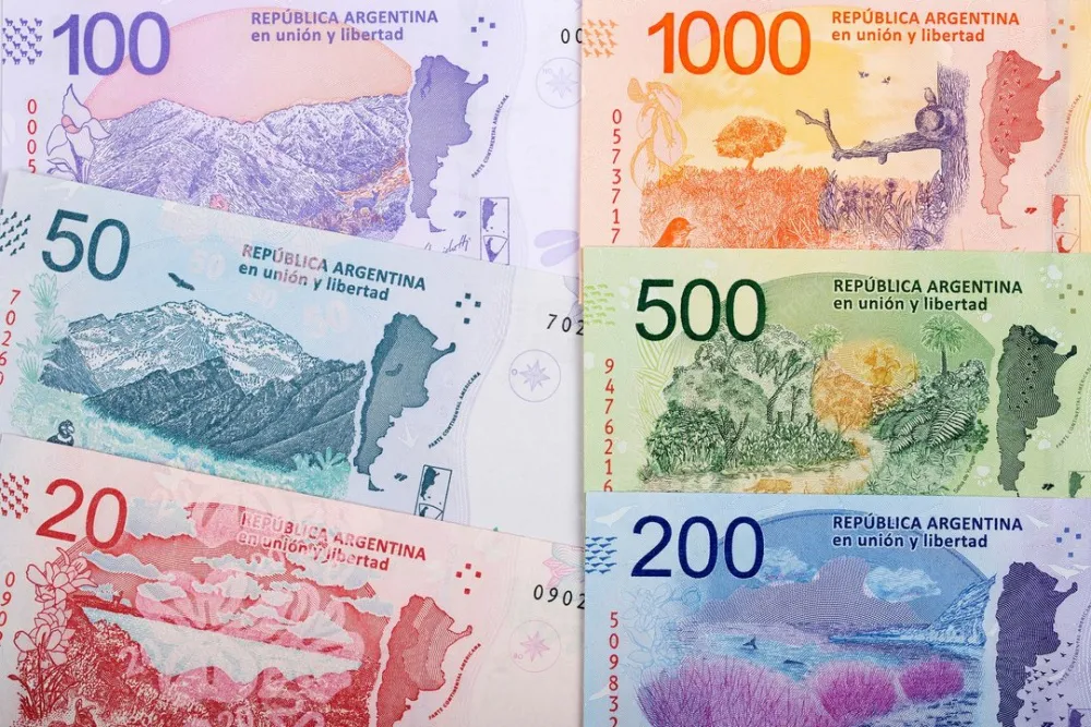 pesos argentinos