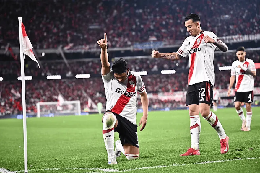 el-festejo-especial-de-maxi-salas-tras-anotar-su-XP33XHL6AVCQ3ACYZBEBYAB6GI