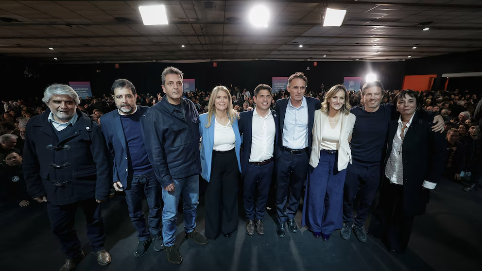 Kicillof junto a dirigentes peronistas