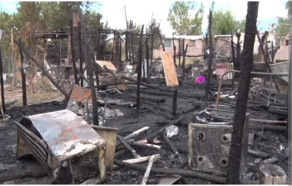 incendio-destruyo-una-vivienda-tunuyan-vecinos-indicaron-que-el-dueno-habia-amenazado-incendiarla